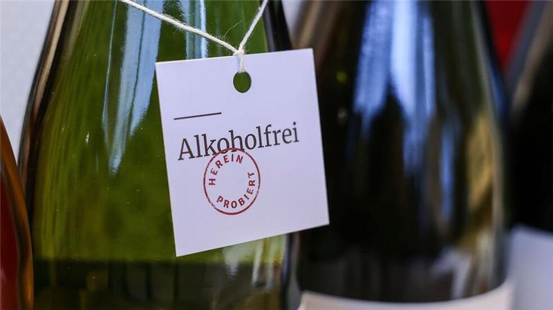 Dry January - Vier Wochen Trockenzeit in Deutschland? Längst gibt es auch alkoholfreien Wein. (Archivbild)