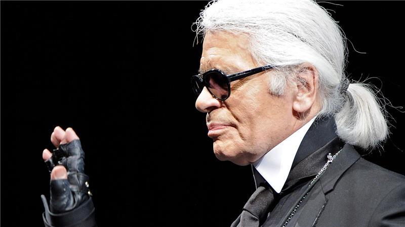 Lagerfeld-Villa bei Paris für rund 5 Millionen Euro verkauft Lagerfeld hatte das frühere Jagdschlösschen 2014 erworben und es in vier Jahren mit großer Detailversessenheit renovieren lassen. (Archivbild)