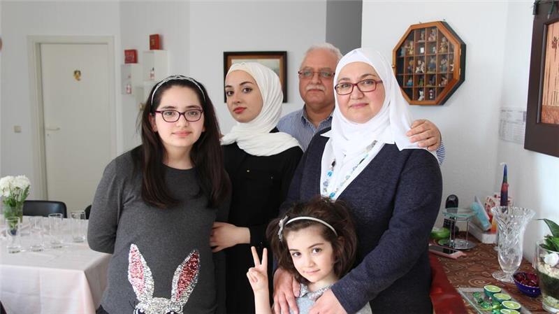 Was kommt nach Assad? Syrer im Kreis Stade zwischen Hoffen und Bangen Laila Al-Sayed mit ihrer Familie im Jahr 2019.