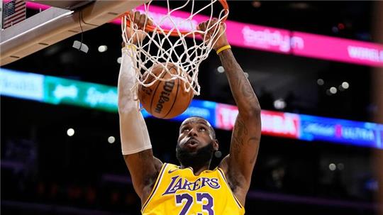 Lakers-Superstar LeBron James erzielte 21 Punkte gegen die Phoenix Suns.