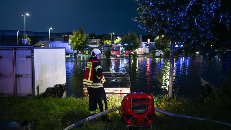 Land unter in Ostfriesland: Vor allem die Stadt Aurich war von heftigen Unwettern betroffen.