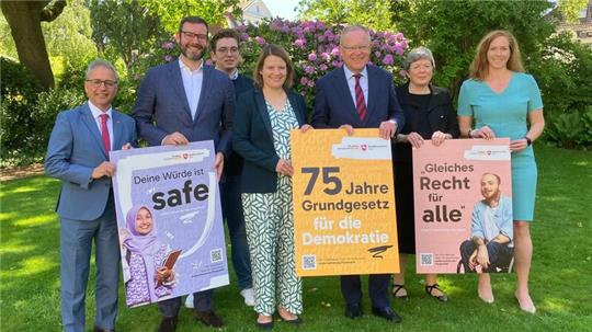 Landeskampagne zu 75 Jahren Grundgesetz.