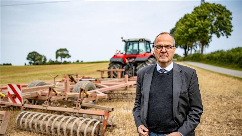 Landwirtschaftsminister Werner Schwarz hofft auf Niederschläge. (Archivbild)