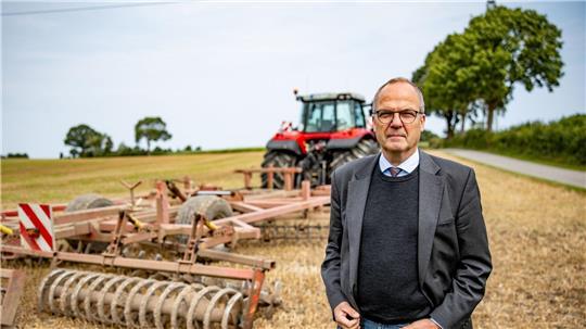 Landwirtschaftsminister Werner Schwarz hofft auf Niederschläge. (Archivbild)