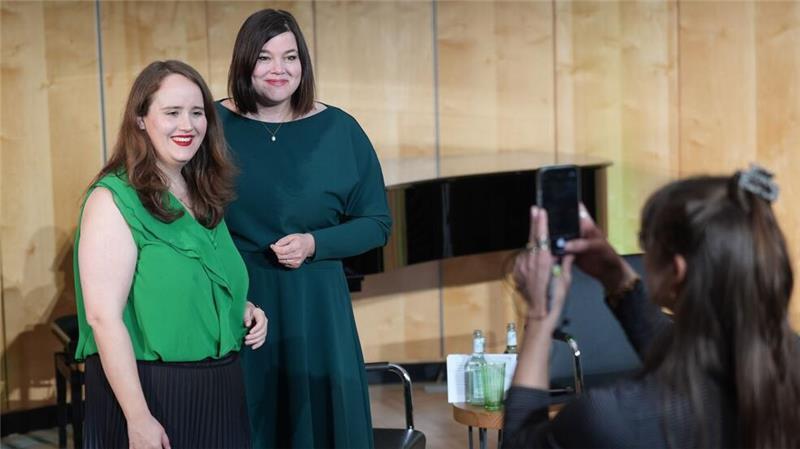 Lang hält das Vorgehen von Unions-Kanzlerkandidat Friedrich Merz in der Migrationspolitik für Nötigung.