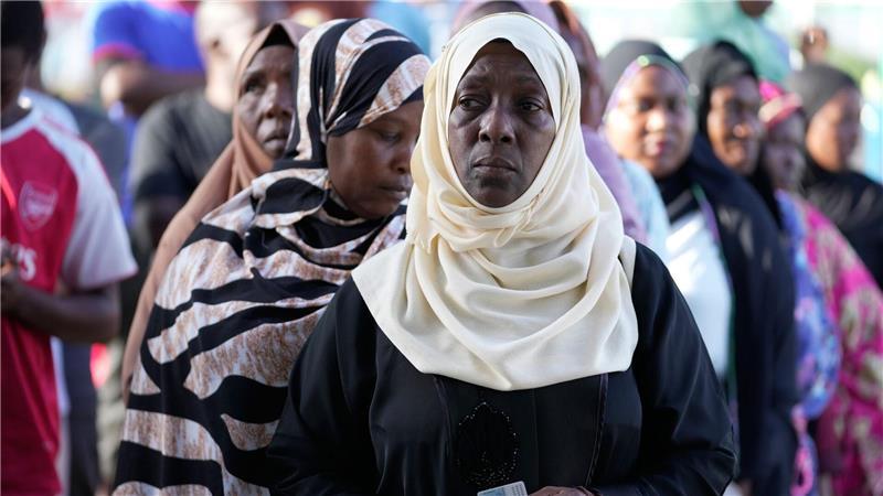 Lange Schlangen bei den Parlamentswahlen in Tansania