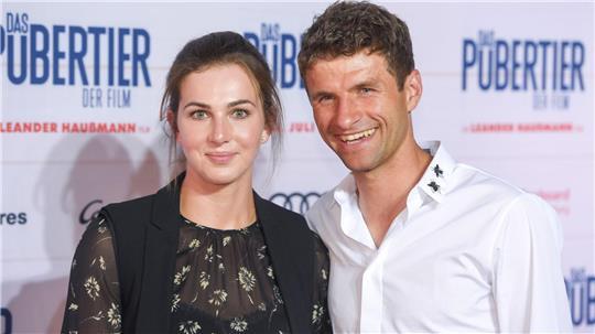Lange waren Lisa und Thomas Müller als Traumpaar in Stadien und auf roten Teppichen unterwegs. (Archivbild)