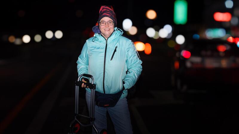 Langer Bestellzettel: Antje Loer brachte gleich eine Sackkarre mit.