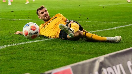 Lars Bünning von Dynamo Dresden musste sich einer Hirn-Operation unterziehen und fällt lange aus. (Archivbild)