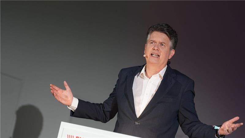 Lars Haider, Chefredakteur des „Hamburger Abendblattes“ spricht auf dem Neujahrsempfang.