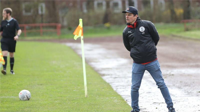 Lars Uder wird am Sonntag letztmals an der Seitenlinie als Rot-Weiss-Trainer stehen. Er wechselt zum 1. Januar 2025 zum SV Werder Bremen.