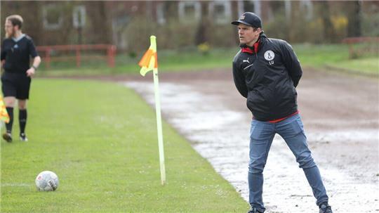 Lars Uder wird am Sonntag letztmals an der Seitenlinie als Rot-Weiss-Trainer stehen. Er wechselt zum 1. Januar 2025 zum SV Werder Bremen.