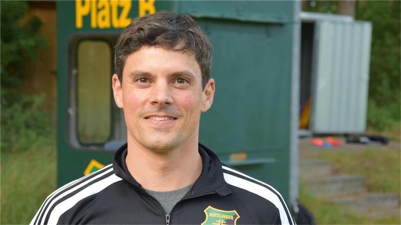 Ex-D/A-Trainer Uder hat Zukunftsfrage geklärt Lars Uder wird weitere zwei Jahre die Oberliga-Mannschaft des Heeslinger SC trainieren. Foto: Kurth