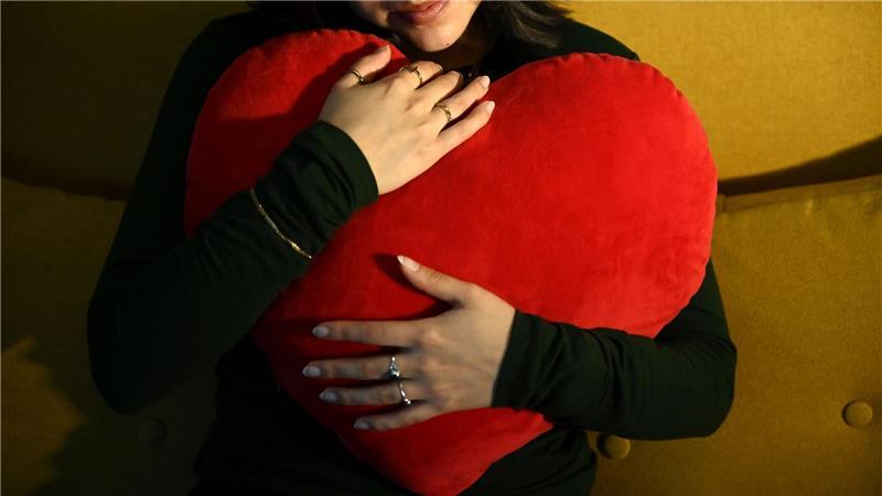 Lass dich drücken: Das rote Herz ist das Symbol der Liebe. (Archivbild)