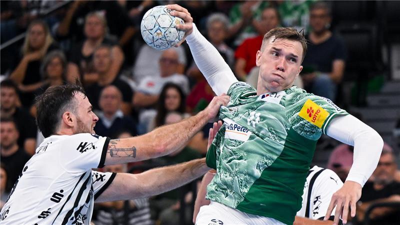 Lasse Andersson spielt seit 2020 für den deutschen Meister Füchse Berlin. Im Sommer wechselt er zum dänischen Verein HØJ Håndbold.