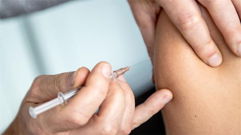 15 wichtige Fakten zur Grippeschutzimpfung Lassen Sie die Grippeschutzimpfung regelmäßig auffrischen - umso breiter wird die Schutzwirkung.