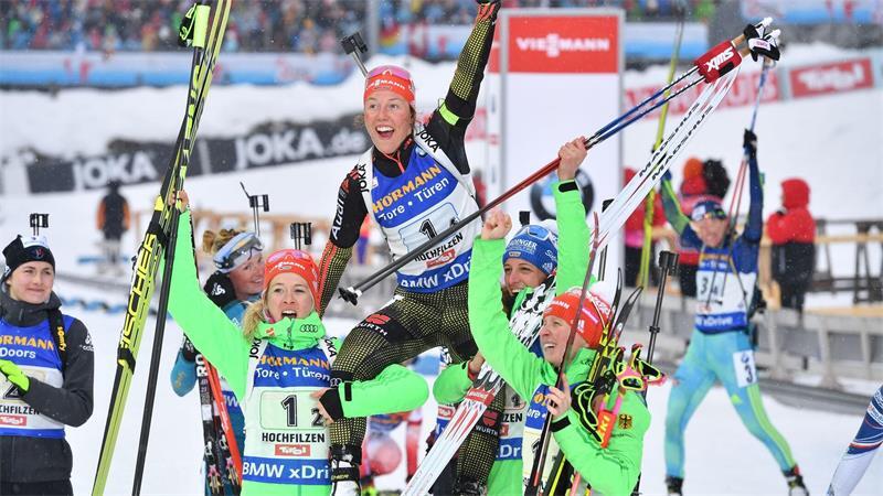 Emotionale Erinnerung an Dahlmeier: Sie war die Beste Laura Dahlmeier (M) war der große Star im deutschen Team. (Archivbild)