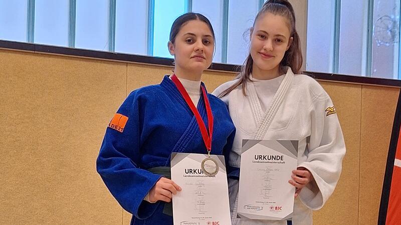 Stader Judoka gewinnt Silbermedaille bei Landesmeisterschaft Laura Ohle wurde Fünfte, Nicole Schlej (links) schaffte es bis ins Finale.