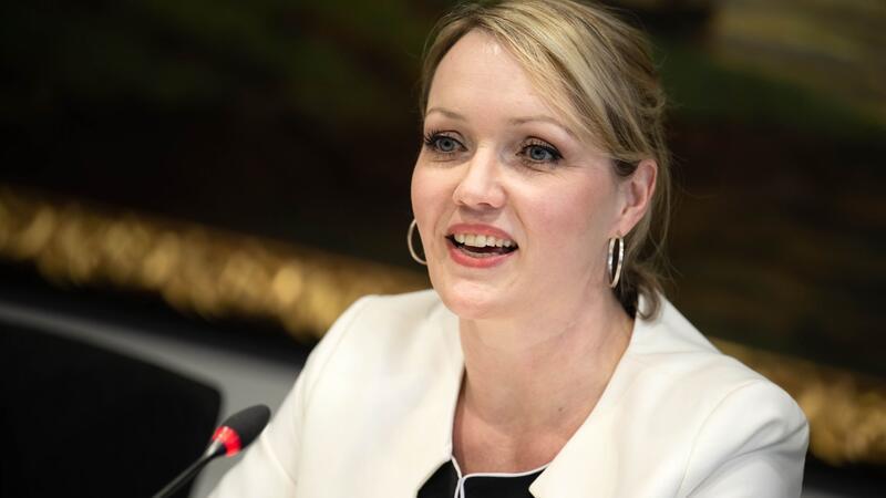 Schleswig-Holstein brüskiert die Metropolregion Laura Pooth, DGB-Bezirksvorsitzende Nord, bei einer Pressekonferenz.
