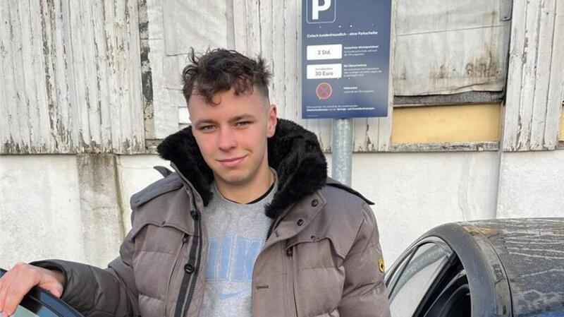 Wieder Park-Ärger: 30-Euro-Strafe nach Geschäftsschluss Laurenz Gollücke soll 30 Euro zahlen, weil er nach Geschäftsschluss auf einen Supermarkt-Parkplatz gefahren ist.