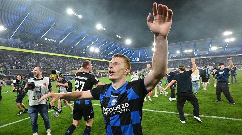 Mit Plan und „Menschenkenntnis“: Paderborn spielt Bundesliga Laurin Curda hat Grund zur Freude.