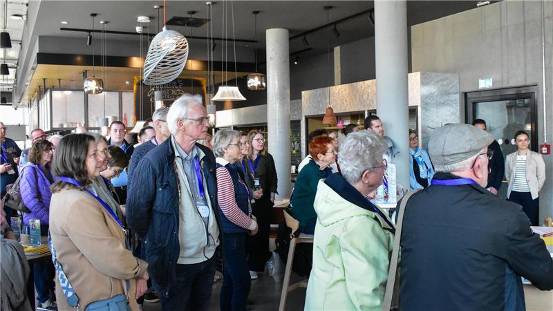 Lauschten im Moxy Hotel der Rede von Ines Utecht per Videoschalte: Mitglieder des Tourismusverbands.