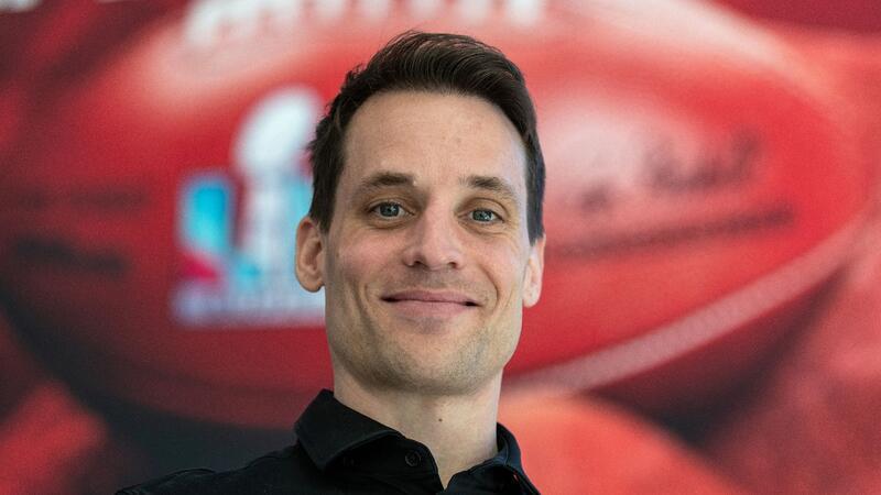 „Schach mit Kühlschränken“: Deutschland im NFL-Fieber Laut Alexander Steinforth, Deutschland-Chef der NFL, gibt es hierzulande eine große Fan-Community.