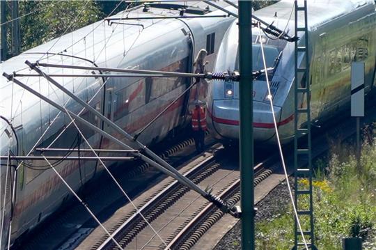Laut Angaben der Deutschen Bahn werden die IC- und ICE-Züge zwischen Hamm - Bielefeld - Hannover umgeleitet. Symbolfoto: dpa