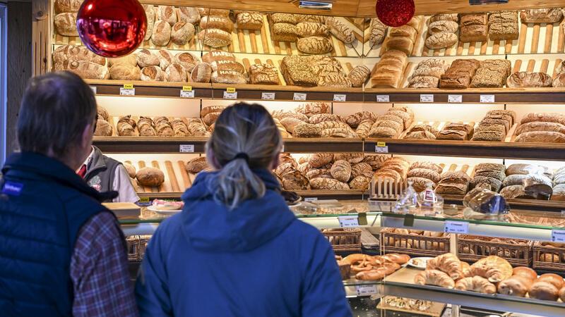Laut Bäckerverband wird von vielen Kunden nach wie vor lieber bar gezahlt.