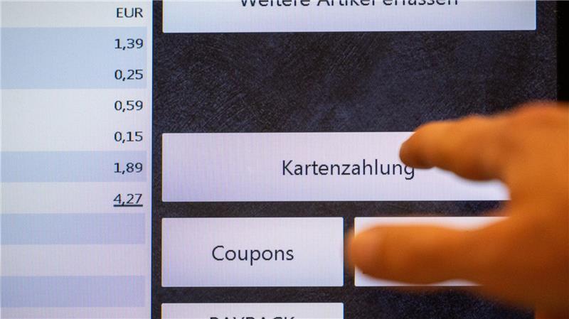 Laut Commerzbank wird bargeldloses Zahlen in Hamburg zunehmend beliebter. (Illustration) 