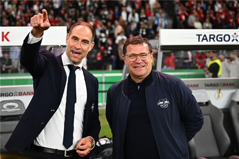 Mintzlaff über Eberl-Aus in Leipzig: „Kein großer Knall” Laut Oliver Mintzlaff (l) sind Max Eberl und die Verantwortlichen von RB Leipzig nicht im Streit auseinandergegangen.