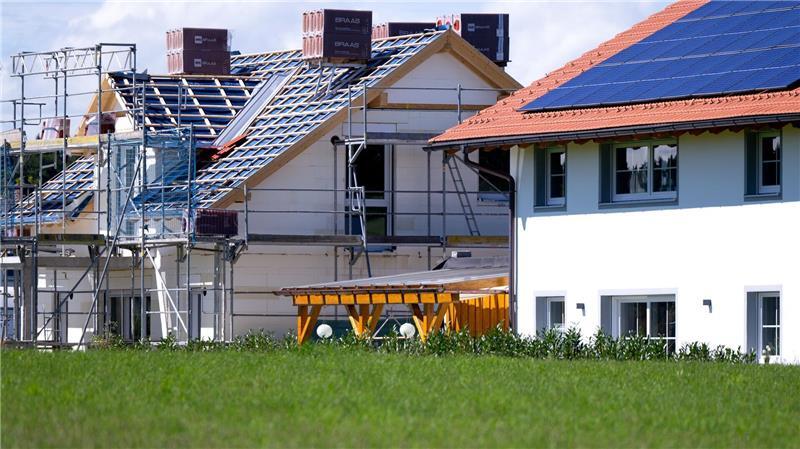 Laut Studie des IfW Kiel ist es heute schwieriger, Eigenkapital für eine Immobilie anzusparen als früher. (Symbolbild)