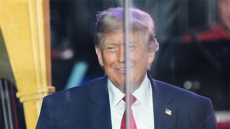 Angriff in Straße von Hormus stellt Iran-Deal auf die Probe Laut Trump ist die Straße von Hormus offen.