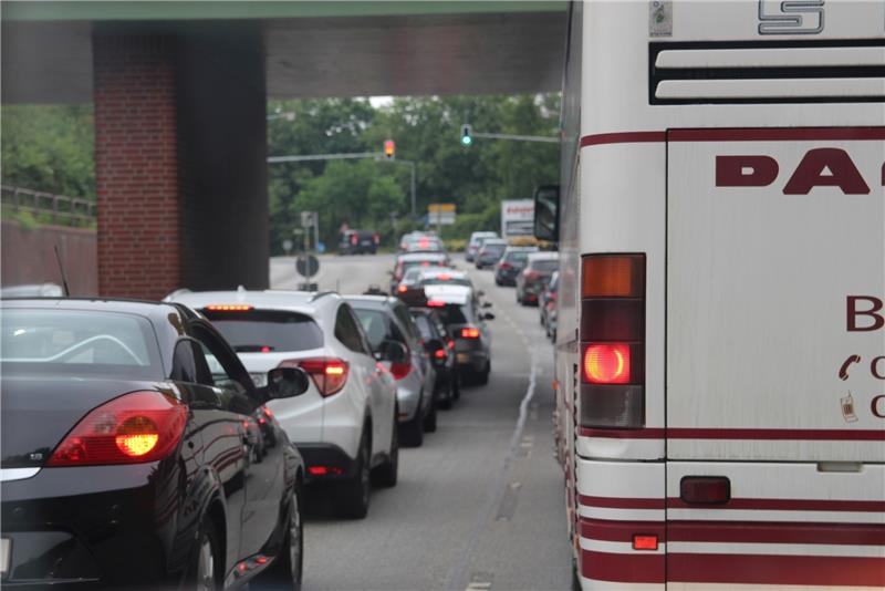 Wie sich Buxtehude bis 2035 entwickeln soll – Bürger sind gefragt Laut aktueller Bestandsaufnahme hat der Kfz-Verkehr in Buxtehude – hier im Ellerbruchtunnel – seit der letzten Zählung 2009 leicht zugenommen. Foto Richter