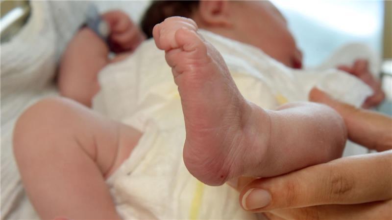 Laut der Vorsitzenden des Hebammenverbandes Schleswig-Holstein steigt die Zahl der Autogeburten im nördlichsten Bundesland. (Symbolbild)
