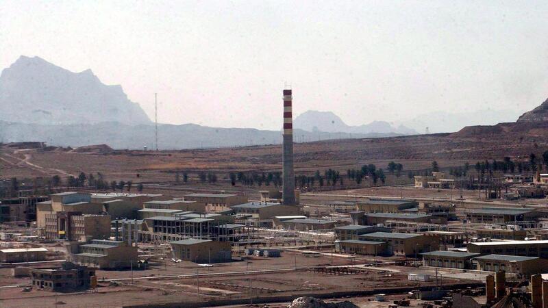 Mutmaßlich israelischer Angriff im Iran Laut der israelischen Zeitung „Jerusalem Post“ galt der Angriff einer Luftwaffenbasis in Isfahan, unweit iranischer Atomanlagen, hier im Bild.