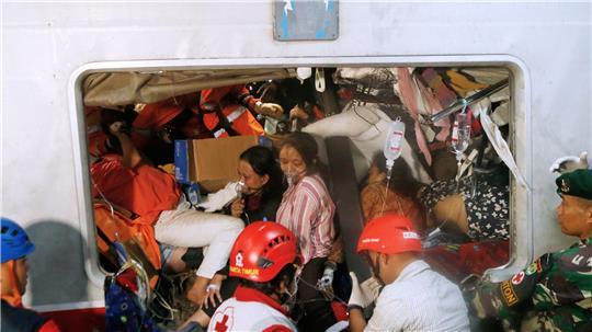 Laut einer Sprecherin der staatlichen Bahngesellschaft KAI sind unter den Opfern ausnahmslos Frauen.