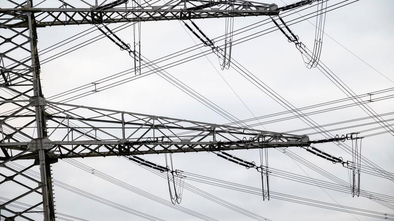 Zahlreiche Betriebe von kurzen Stromausfällen betroffen Laut einer Umfrage sind einige Unternehmen von kurzen Stromausfällen betroffen - das kann teuer werden.