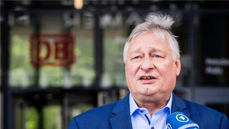 Lautester Gegner der möglichen Berufung Rompfs als Chef der InfraGo war EVG-Chef Martin Burkert. (Archivbild)
