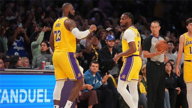 LeBron James und Sohn schreiben Basketball-Geschichte LeBron James und Bronny James haben NBA-Geschichte geschrieben.