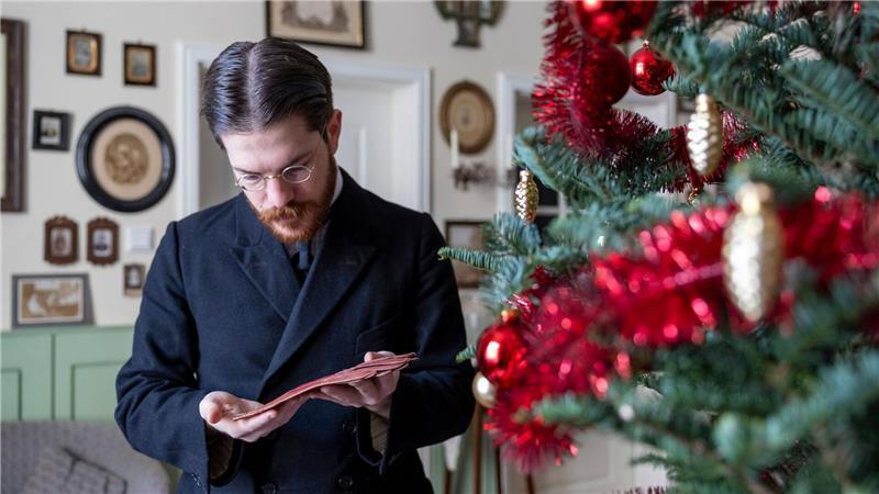 Lederhandschuhe waren um 1900 ein beliebtes Weihnachtsgeschenk - man trug sie damals keineswegs nur im Winter.