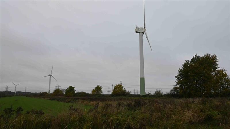 Lediglich kleine Anlagen stehen an der A26 im Windpark Agathenburg.
