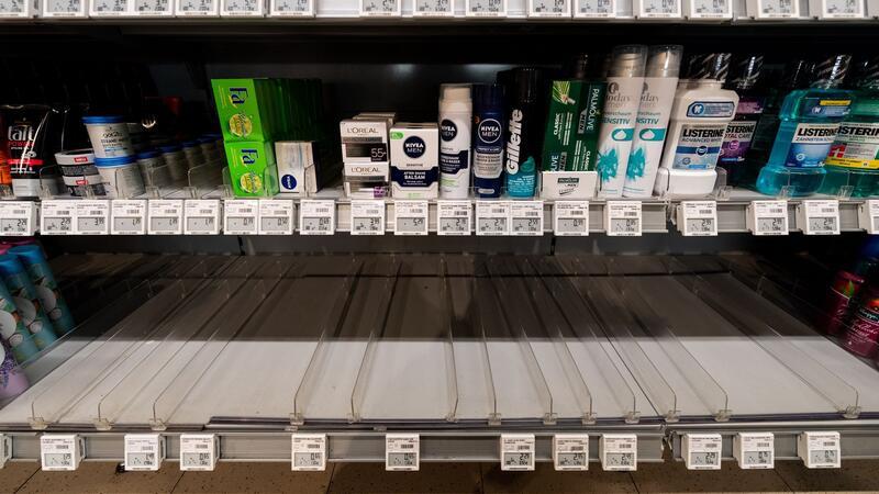 Leere Regalmeter sind seit Monaten Alltag in deutschen Supermärkten.