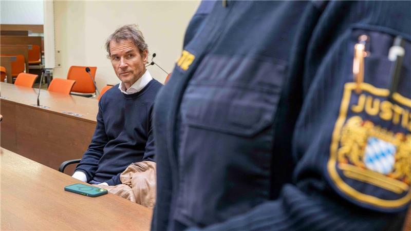 „Zwei Maß und vielleicht ein Saures“ – Lehmann muss zahlen Lehmann kam mit einer Geldbuße davon.