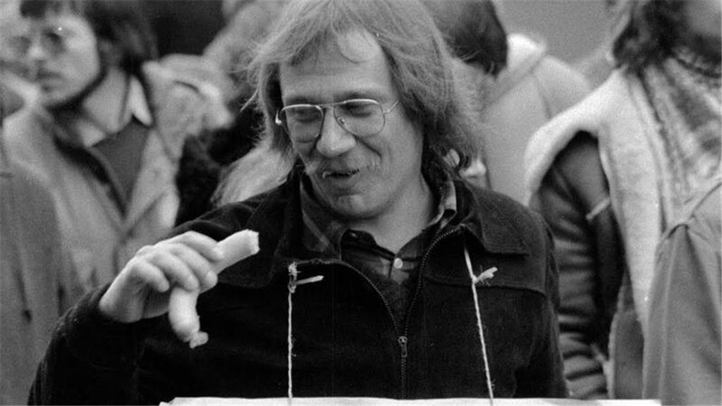 Lehrer in Stade demonstrieren gegen das Berufsverbot. 