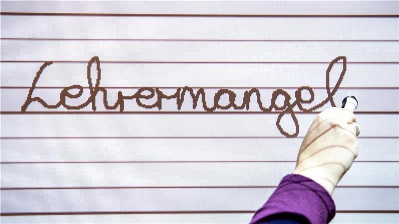 Lehrkräfte unterrichten, organisieren und vertreten – der Schulalltag ist vielseitig und herausfordernd.