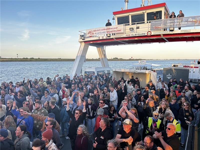 Leichtigkeit liegt in der Luft: Grossstadtgeflüster macht die Fans glücklich.