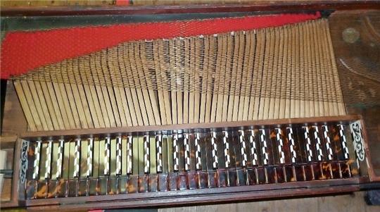 Leider nicht restaurier- aber nachbaubar: das Clavichord .