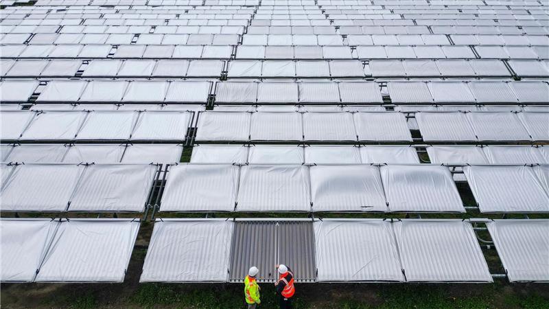 Leipzig-Lausen: Deutschlands größte Solarthermieanlage im Check durch Projektleiter.