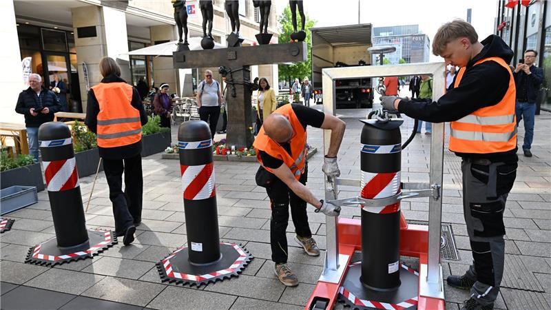 Leipzig stellt massive Sperren nach tödlicher Amokfahrt auf.